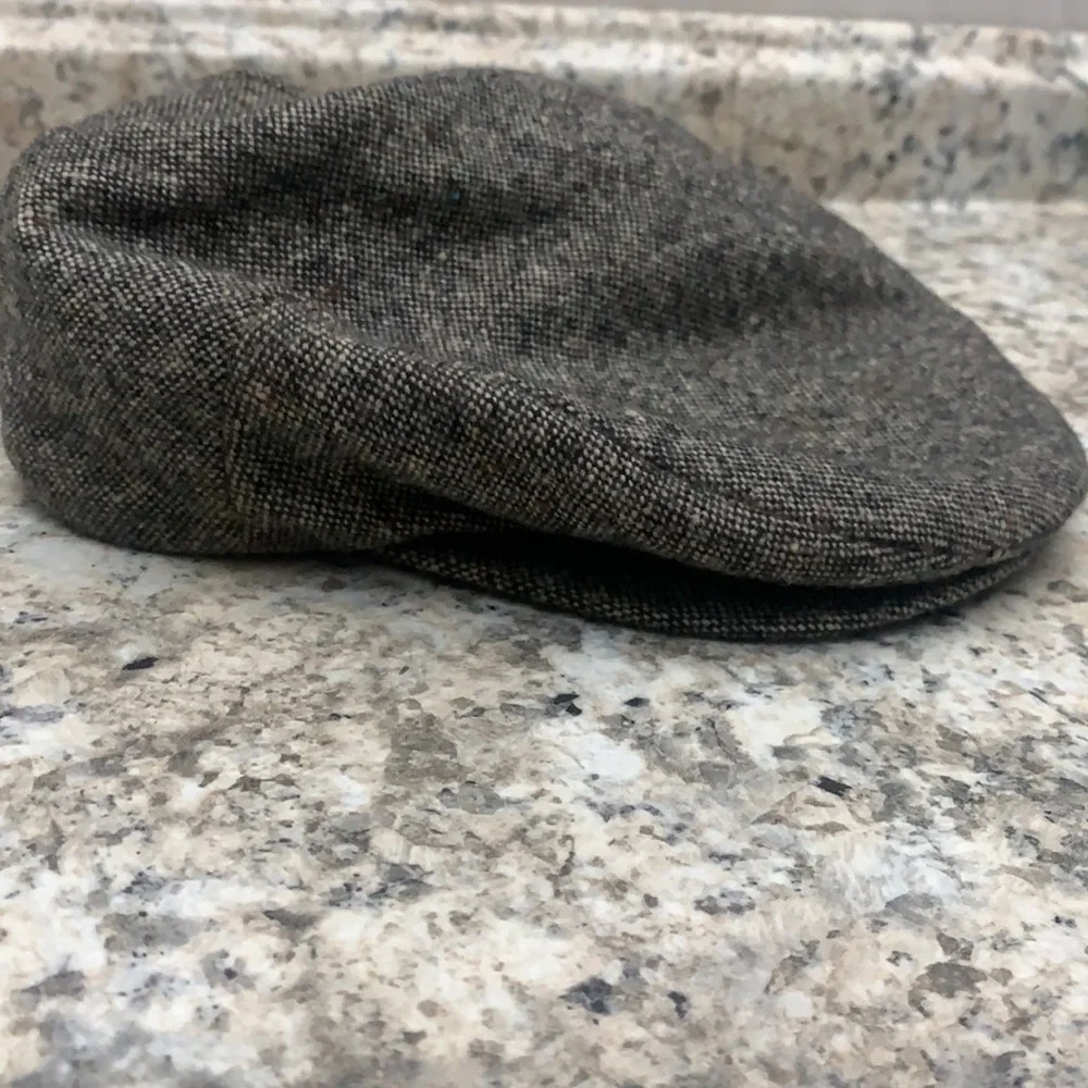 Hat - Picture 2 of 4